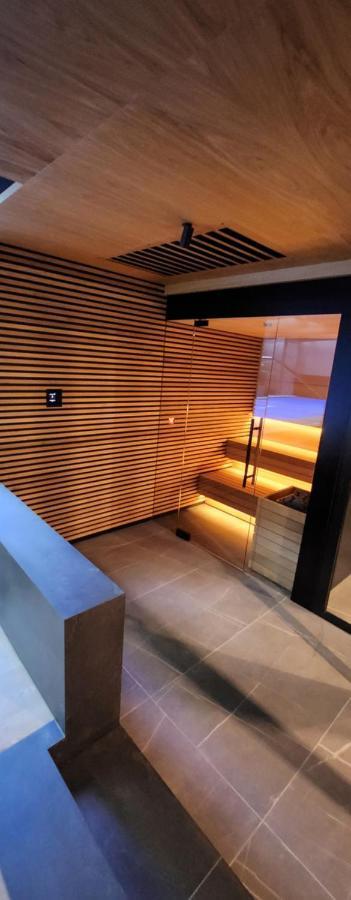 Vistula Loft , Spa , Sauna & Swimming Pool, Free Parking! Apartment Krakau